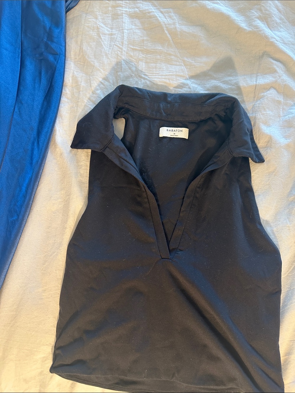 Babaton Black Collared Sleeveless V-Neck Top